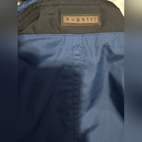 BUGATTI Lightweight Blue Waterproof Jacket. Size 46R - Picture 13 of 16